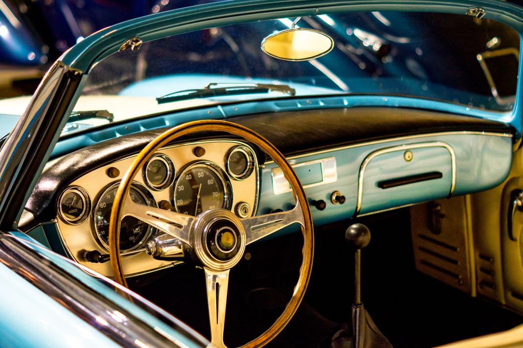 Oldtimer Armaturenbrett, kfz-technik, mechatroniker, mechatronik, haftpflichtgutachten, kaskogutachten, gerichtsgutachten, technische fragen, kfz-wesen, kraftfahrzeugbewertung, oldtimer-bewertungen, classic analytics, fahrzeugbezogene spurensicherung, uvv, gabelstabler, rolltore, hebebühnen, ladebordwände, ladebrücken, anschlagmittel, container, ladekranführern, flurförderzeugführern, flüssiggasanlagen, rolltore, fahrzeuge, gabelstabler, fahrzeughebebühne, ladebordwände, sachverständiger, sachverständigenbüro schüssler neusser straße 3b, 52428 jülich, classic-analytics