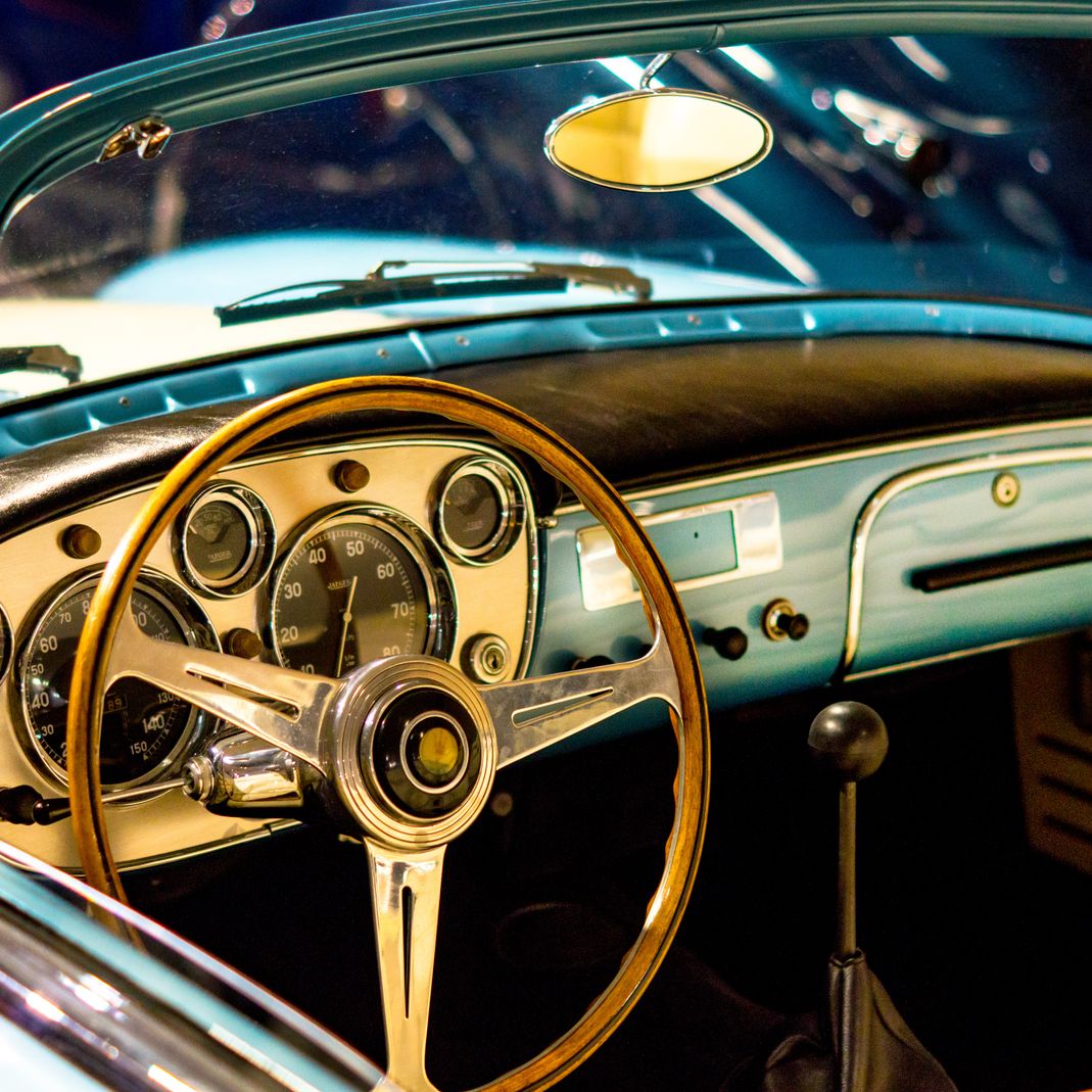 Oldtimer Armaturenbrett, kfz-technik, mechatroniker, mechatronik, haftpflichtgutachten, kaskogutachten, gerichtsgutachten, technische fragen, kfz-wesen, kraftfahrzeugbewertung, oldtimer-bewertungen, classic analytics, fahrzeugbezogene spurensicherung, uvv, gabelstabler, rolltore, hebebühnen, ladebordwände, ladebrücken, anschlagmittel, container, ladekranführern, flurförderzeugführern, flüssiggasanlagen, rolltore, fahrzeuge, gabelstabler, fahrzeughebebühne, ladebordwände, sachverständiger, sachverständigenbüro schüssler neusser straße 3b, 52428 jülich, classic-analytics